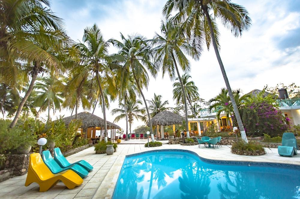 Hotel Restaurant Cyvadier Plage 작멜 외부 사진